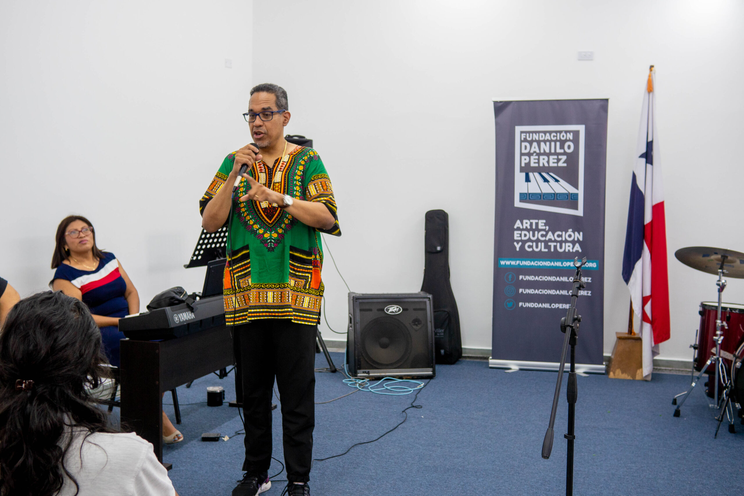 Fundación Danilo Pérez inaugura el primer salón de educación musical en la Escuela Bilingüe de Japón.