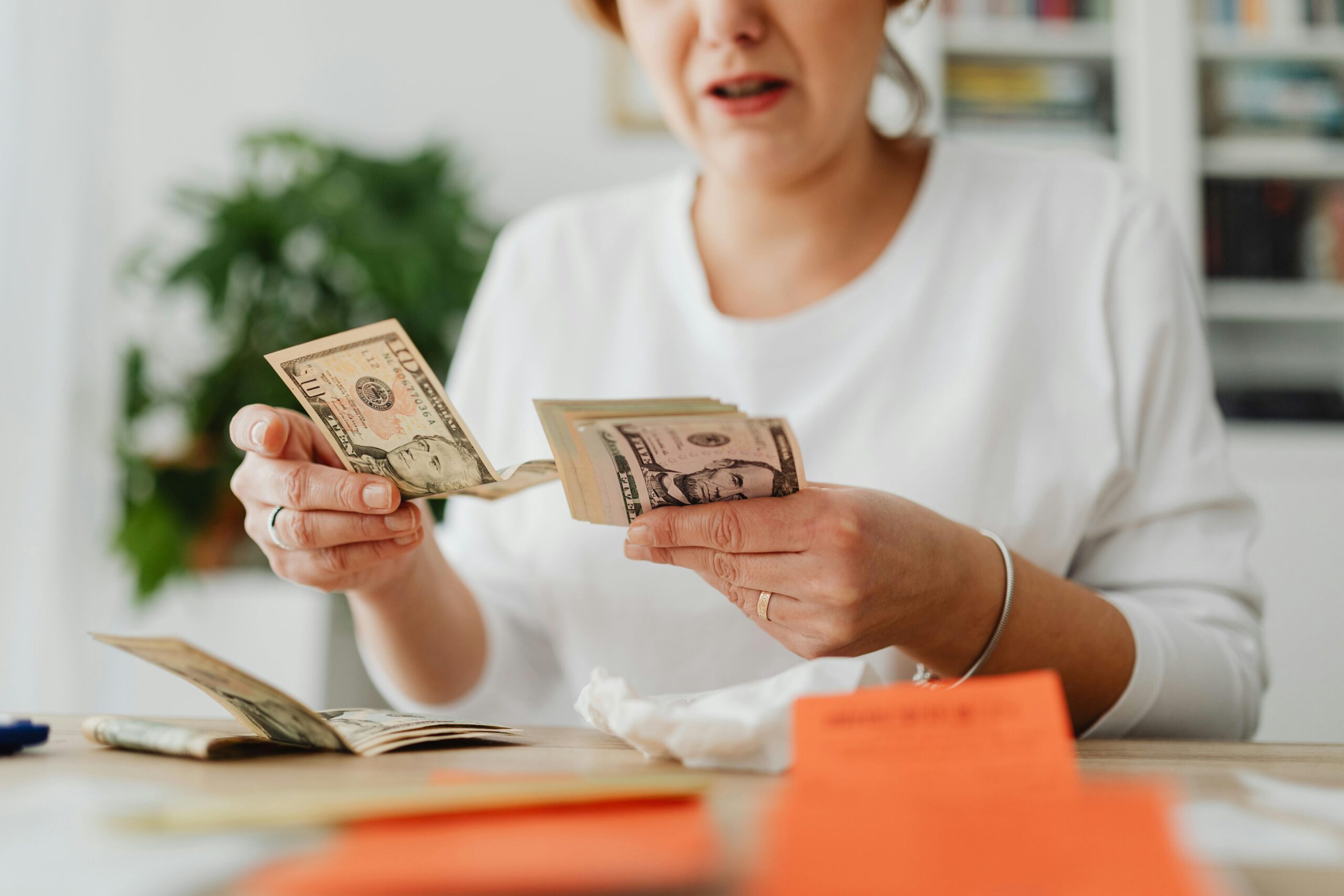 El salario promedio de marzo se ubicó en $1,038, disminuyendo 3.74%