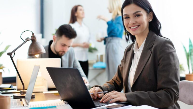 El perfil del talento panameño: Tecnología y Sistemas es el sector con el mayor salario solicitado promedio