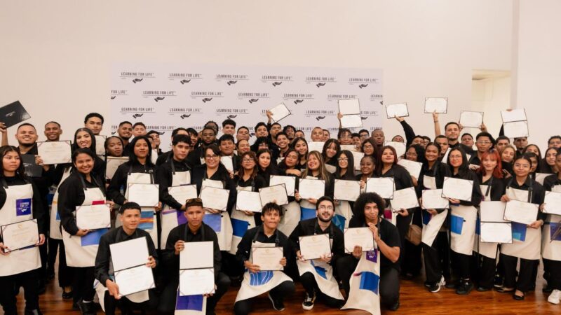 Más de 100 jóvenes panameños se gradúan del programa Learning for Life de Diageo