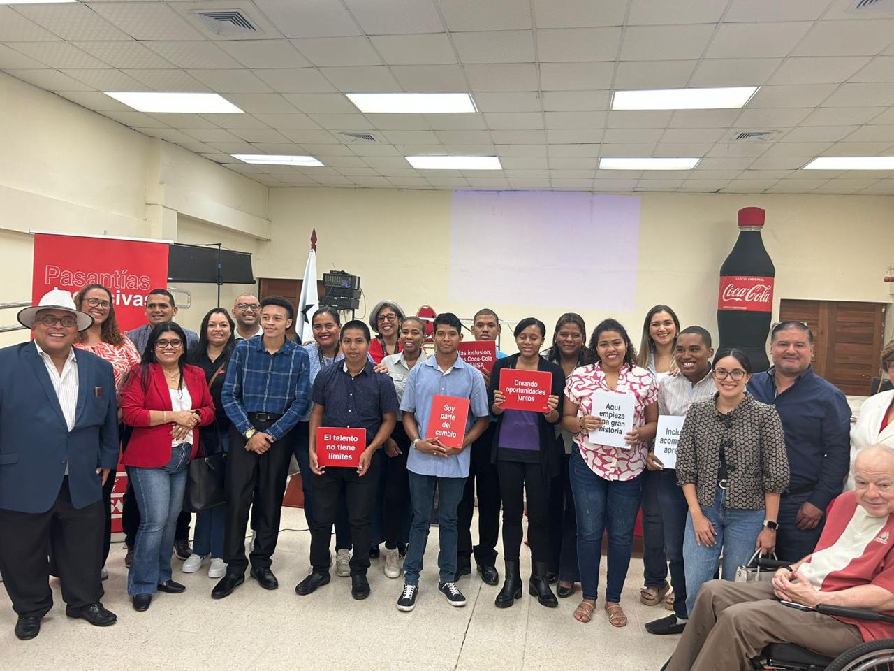COCA-COLA FEMSA PANAMÁ LIDERA UN CAMBIO EN EL SECTOR PRIVADO CON SU PRIMER PROGRAMA DE PASANTÍAS PARA JÓVENES CON DISCAPACIDAD EN ALIANZA JUNTO A SENADIS Y UDELAS
