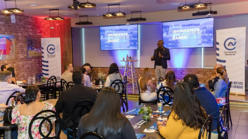 Cervecería Nacional celebra a los bares, cantinas y restaurantes del país con una edición especial de “Cerveza entre Amigos”
