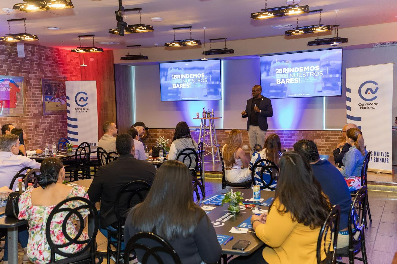Cervecería Nacional celebra a los bares, cantinas y restaurantes del país con una edición especial de “Cerveza entre Amigos”