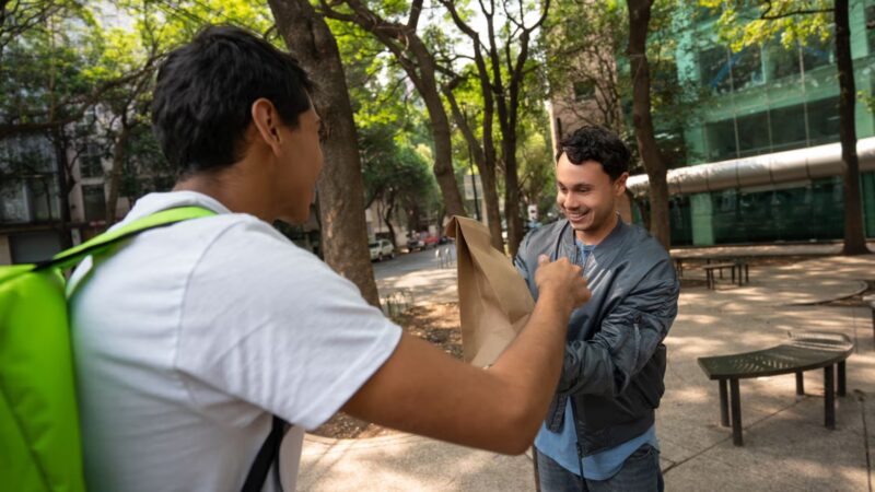 Inteligencia artificial al volante: la nueva aliada de las entregas eficientes 