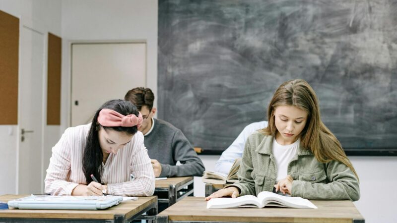 Universidades en Latinoamérica apuestan por tecnología predictiva para prevenir la deserción estudiantil