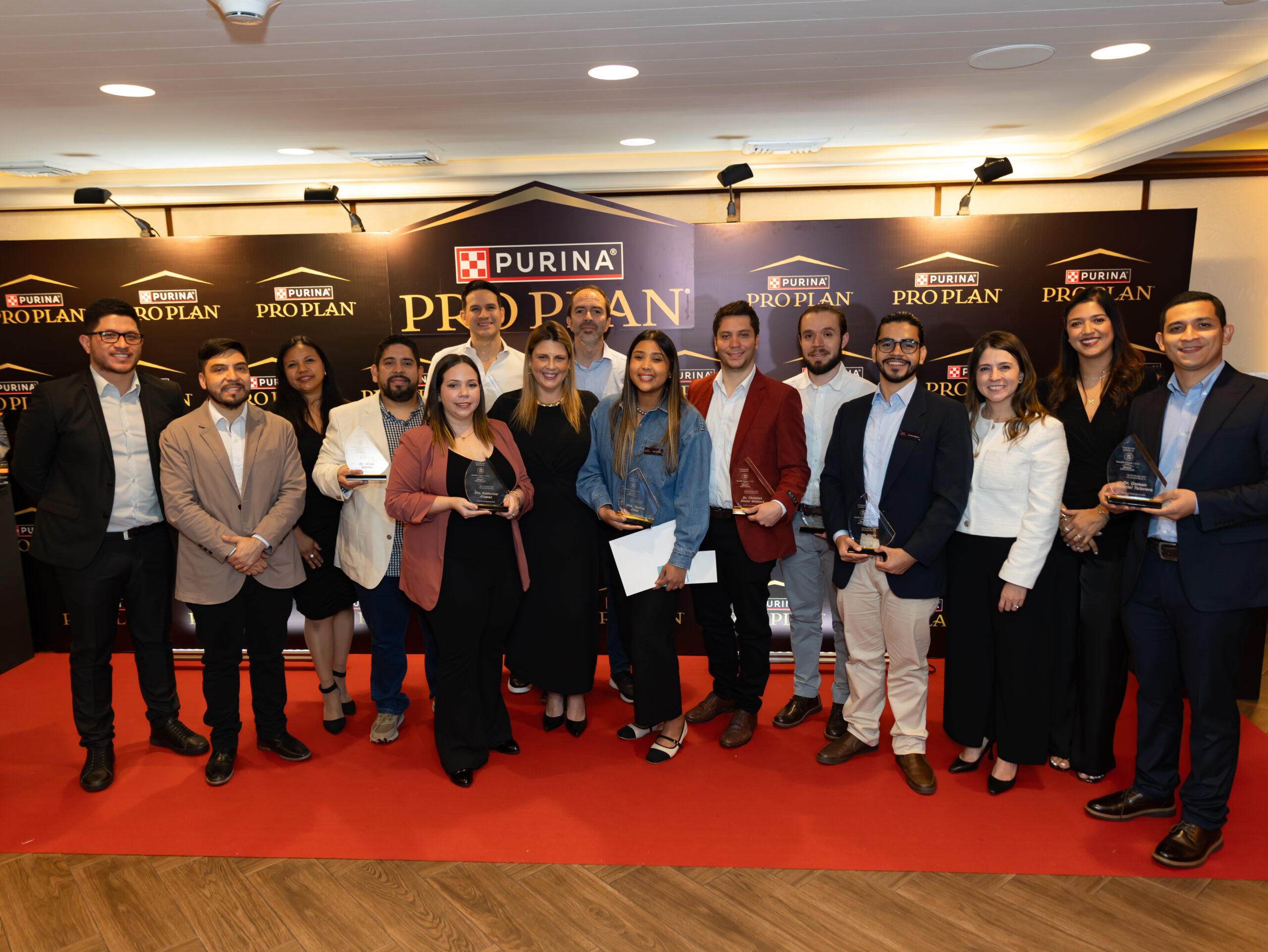 Nestlé Purina presenta el “Desafío Clínico Pro Plan” para impulsar la nutrición veterinaria basada en evidencia