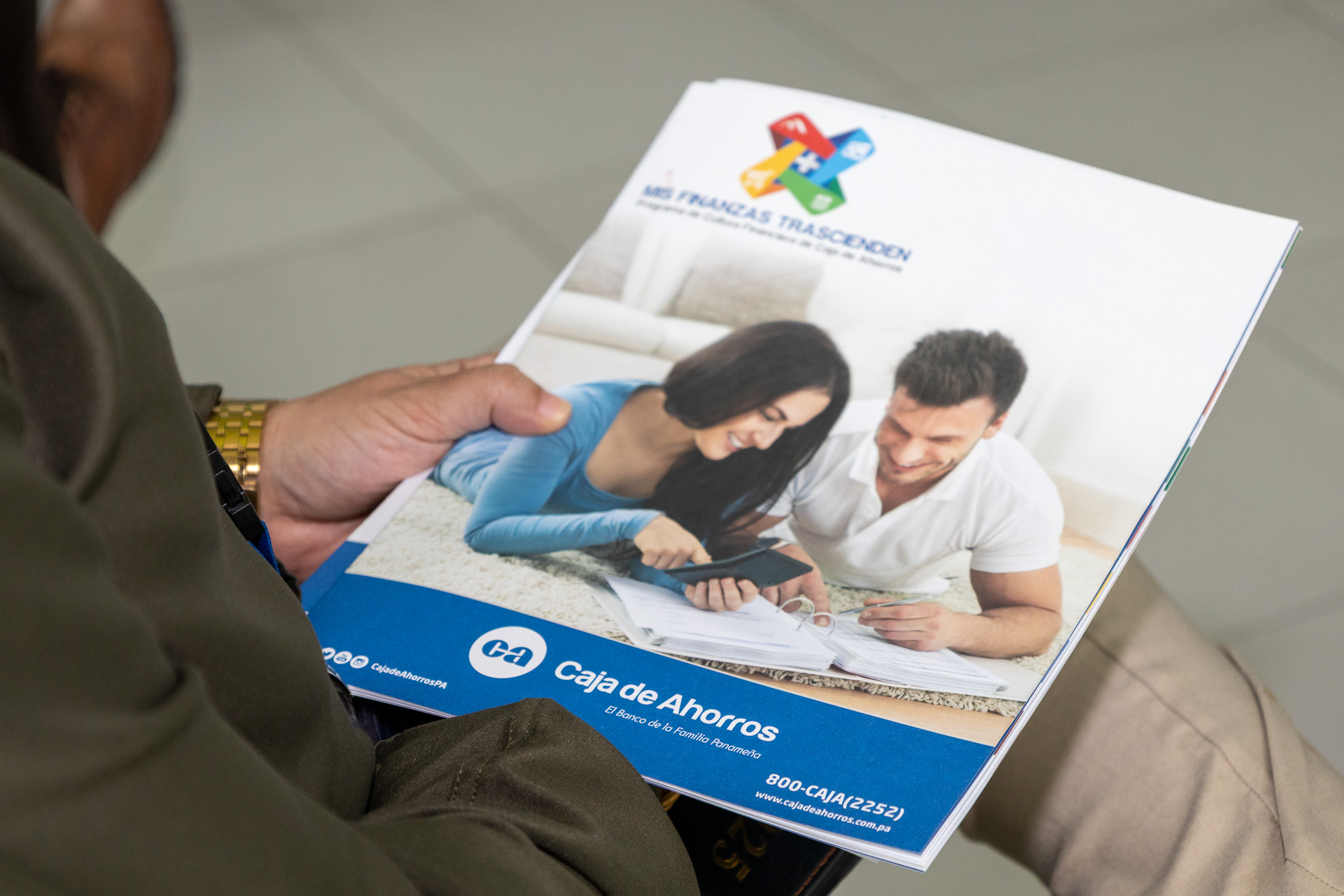 Caja de Ahorros lanza nueva campaña institucional ¡No te lo gastes todo!