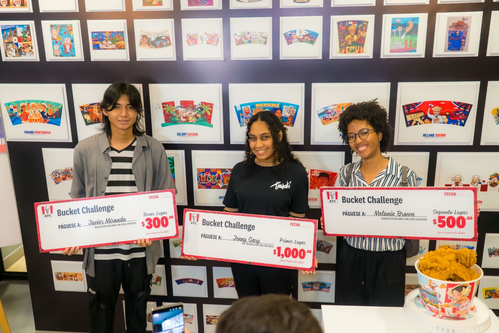 KFC PANAMÁ CELEBRA LA SEGUNDA EDICIÓN DEL BUCKET CHALLENGE EN UNA SUCURSAL COMPLETAMENTE REMODELADA