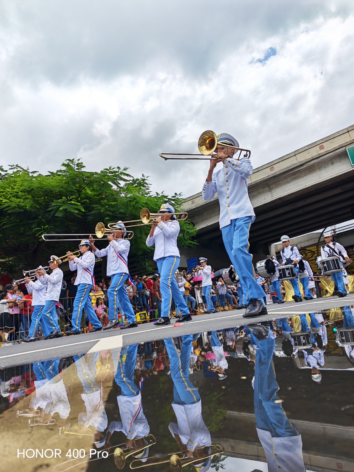 Fervor Patriótico: Panamá a través del lente de HONOR 400 Pro