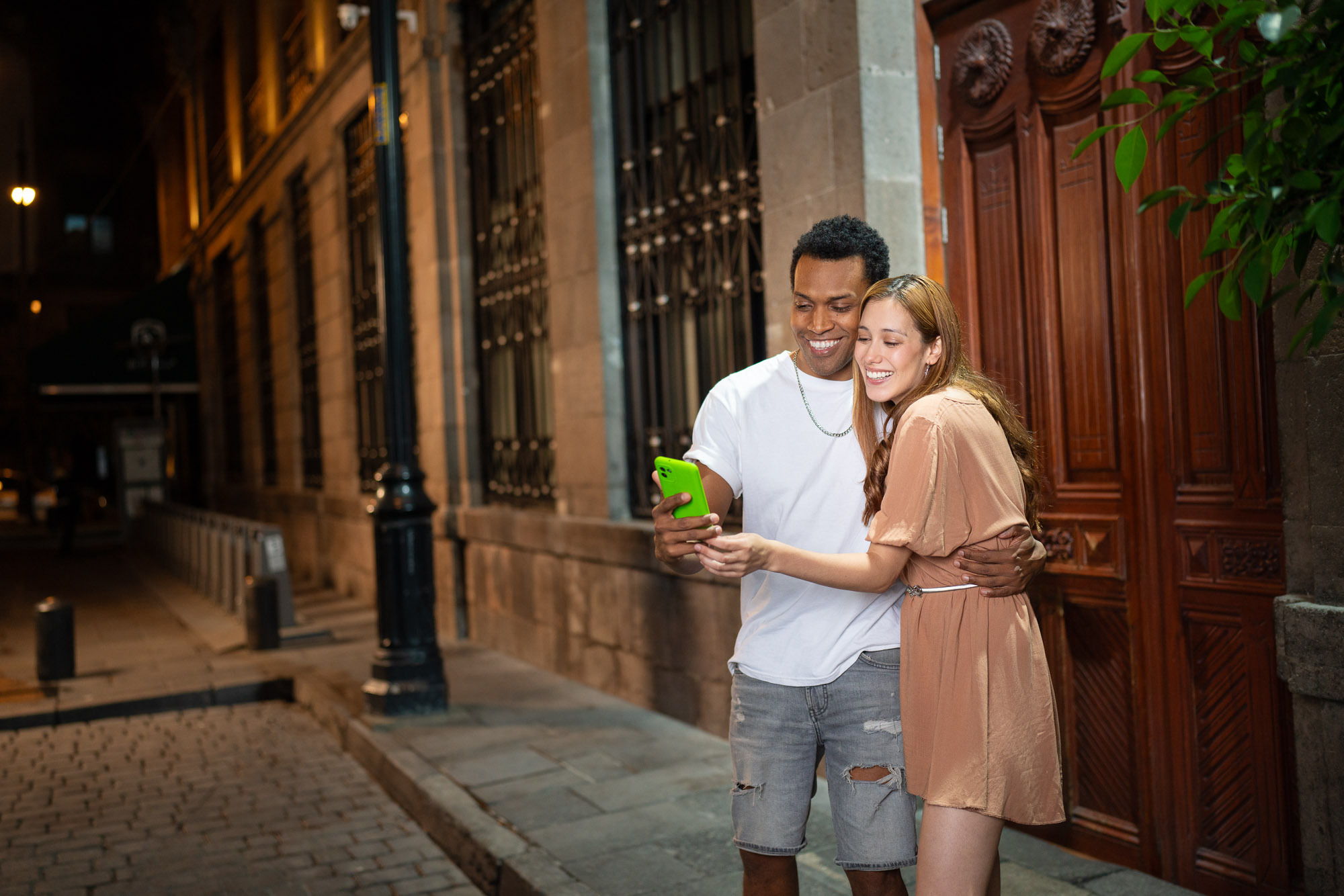 Cuando la ciudad se detiene, la IA se adelanta: inDrive y la movilidad inteligente en días festivos