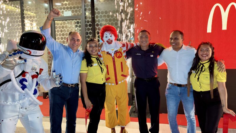 Arcos Dorados inaugura su primer Flagship en Panamá y tercer McDonald’s con el diseño Luna en el mundo