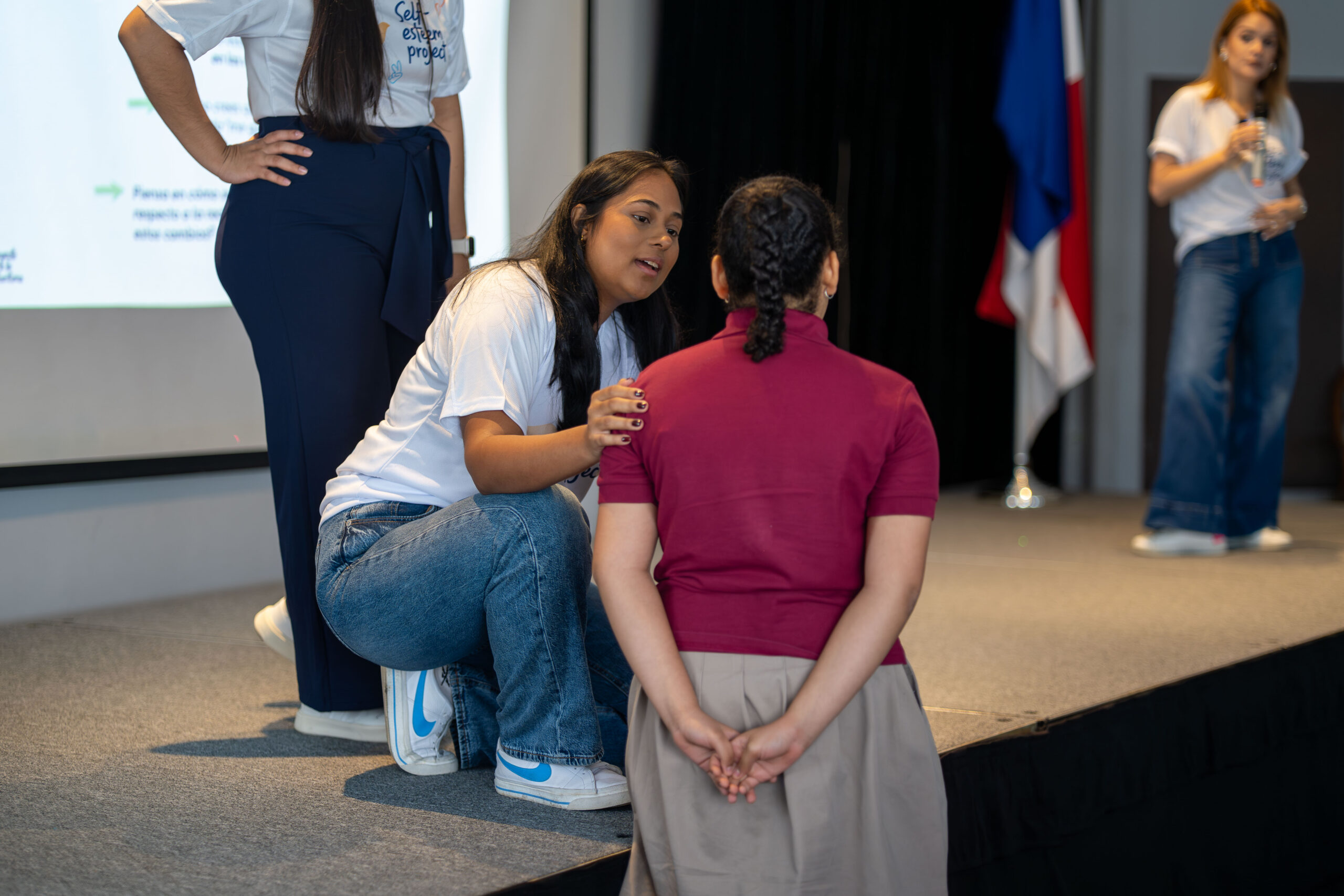 Dove celebra el Día Internacional de la Niña en Panamá con un llamado a cambiar la forma en que las elogiamos
