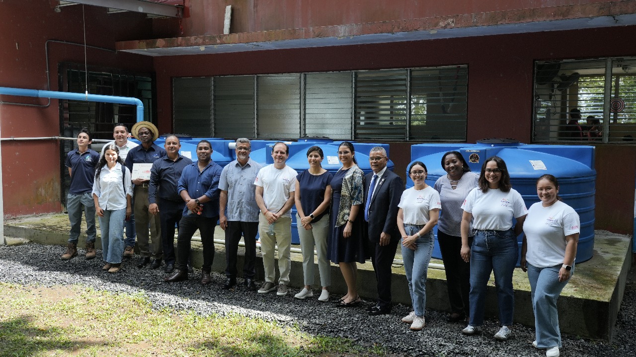 EL SISTEMA COCA-COLA ENTREGA PROYECTO DE APROVECHAMIENTO DE AGUA DE LLUVIA EN EL ÁMBITO EDUCATIVO Y COMUNAL PANAMÁ 2025