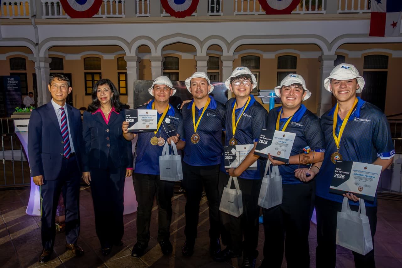 Samsung premia jóvenes innovadores y con vocación social: Costa Rica se tituló Campeón Regional de Solve for Tomorrow 2025