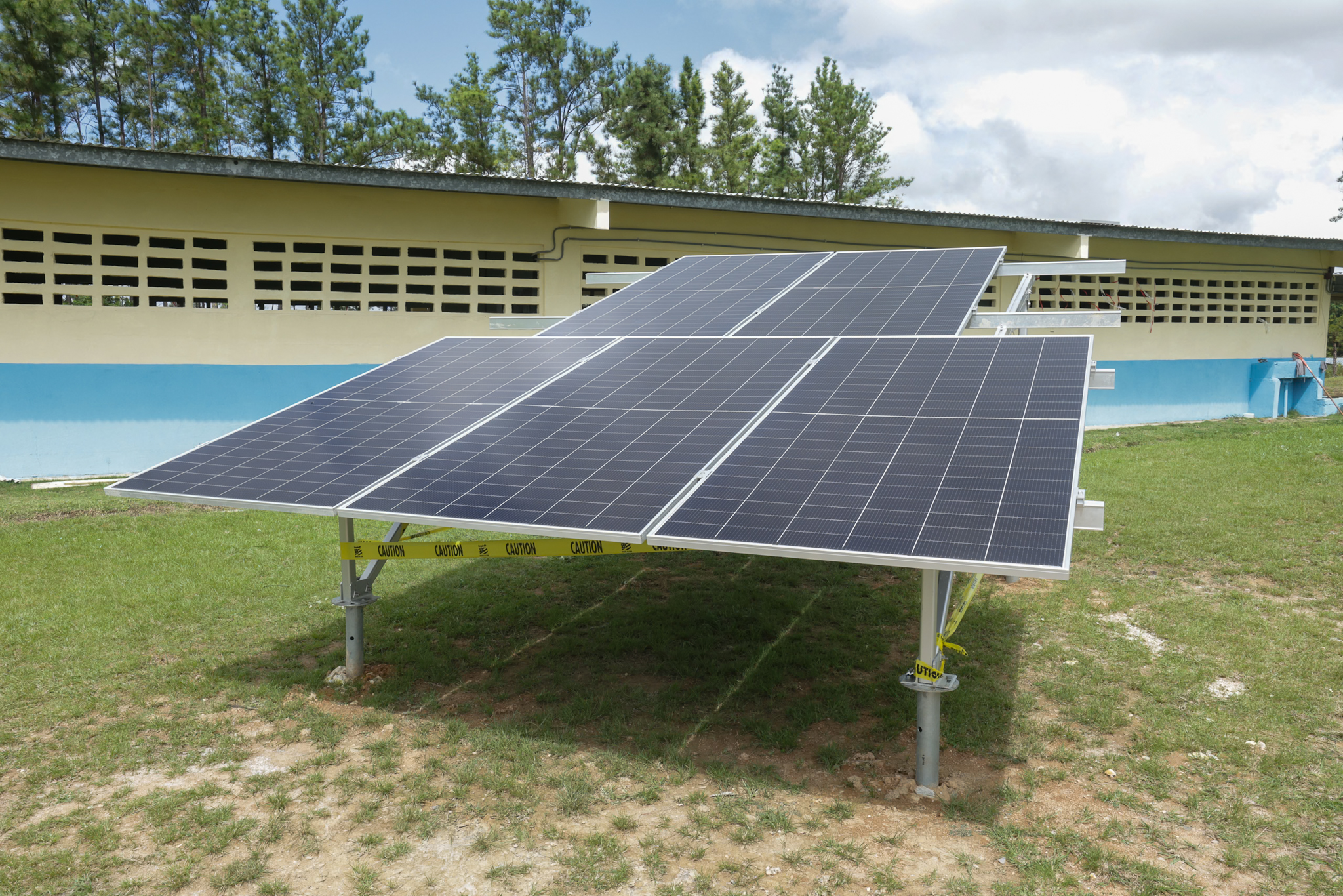 Más de 6,400 panameños reciben energía por primera vez gracias a los proyectos rurales de AES Panamá