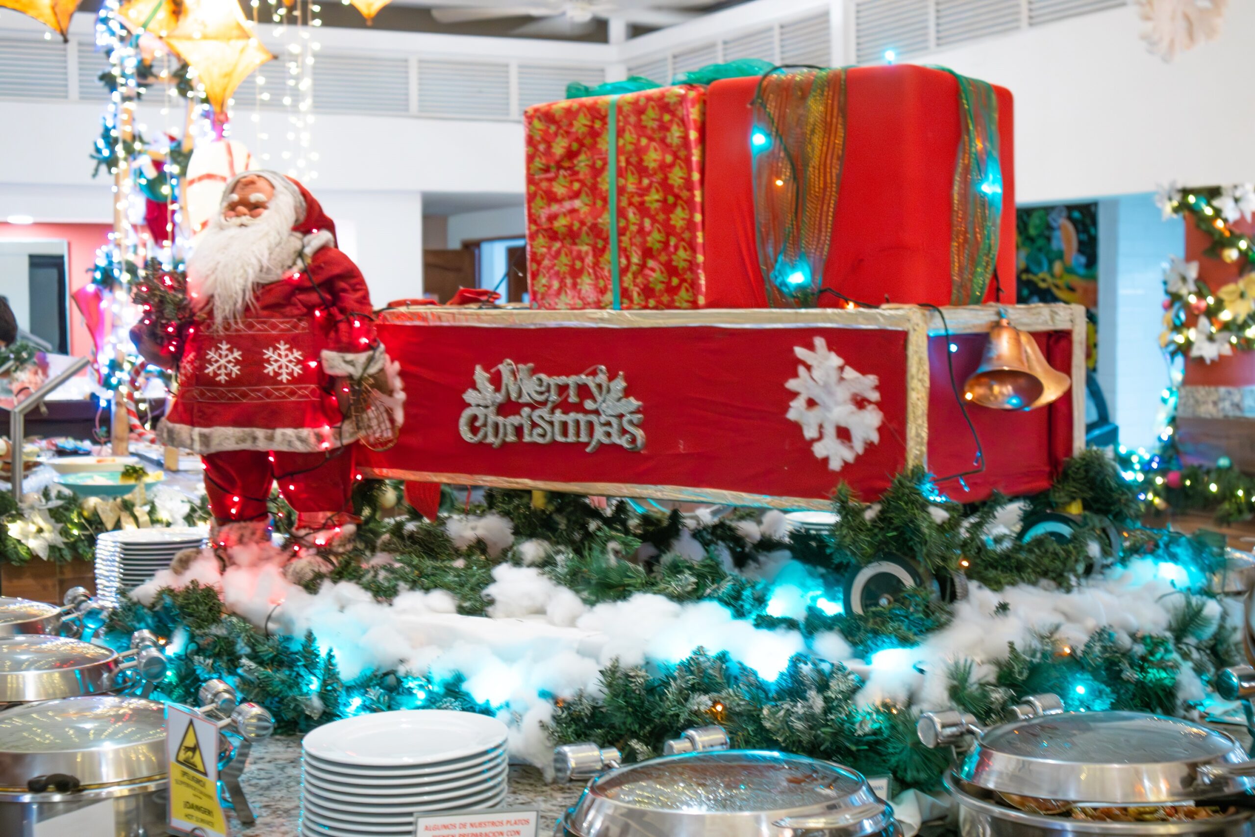 Celebra Navidad y Año Nuevo con todo incluido en Grand Decameron Panamá, A Trademark All Inclusive: donde la magia se encuentra con el mar.