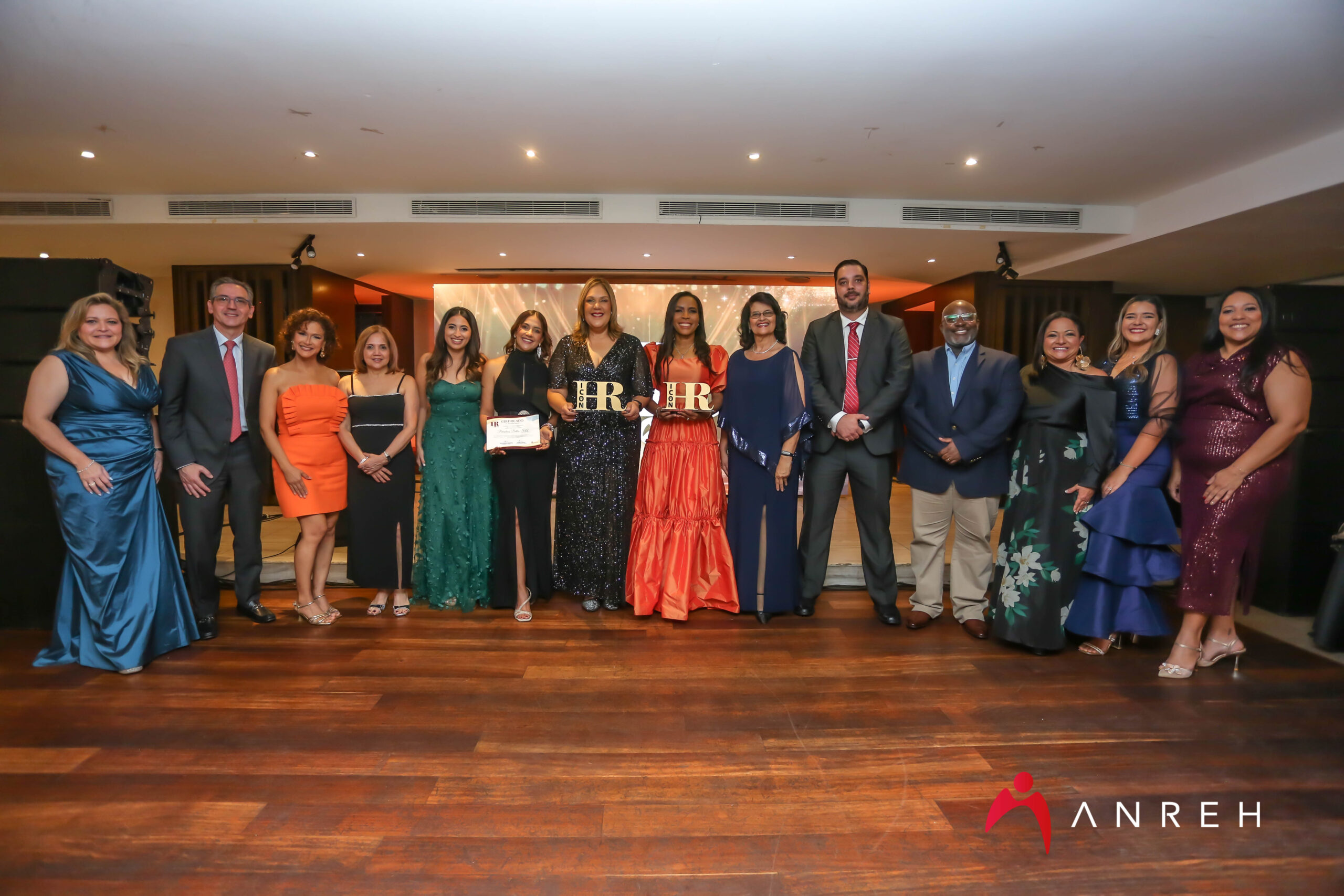 Liderazgo que construye cultura: ANREH reconoce a Mayka McCalla por su aporte a la gestión del talento en Panamá