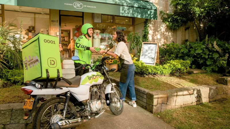 Diciembre sin caos: cómo moverte y enviar regalos sin perder horas en el tráfico