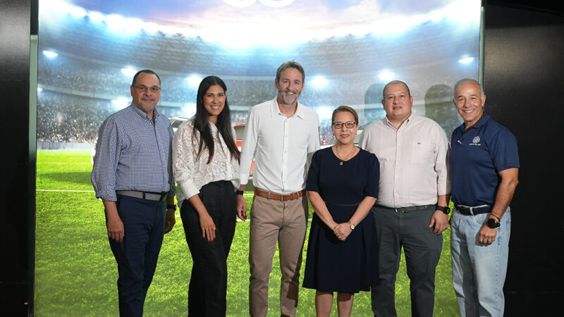 Grupo Silaba inicia la celebración de sus 35 años junto a Thomas Christiansen