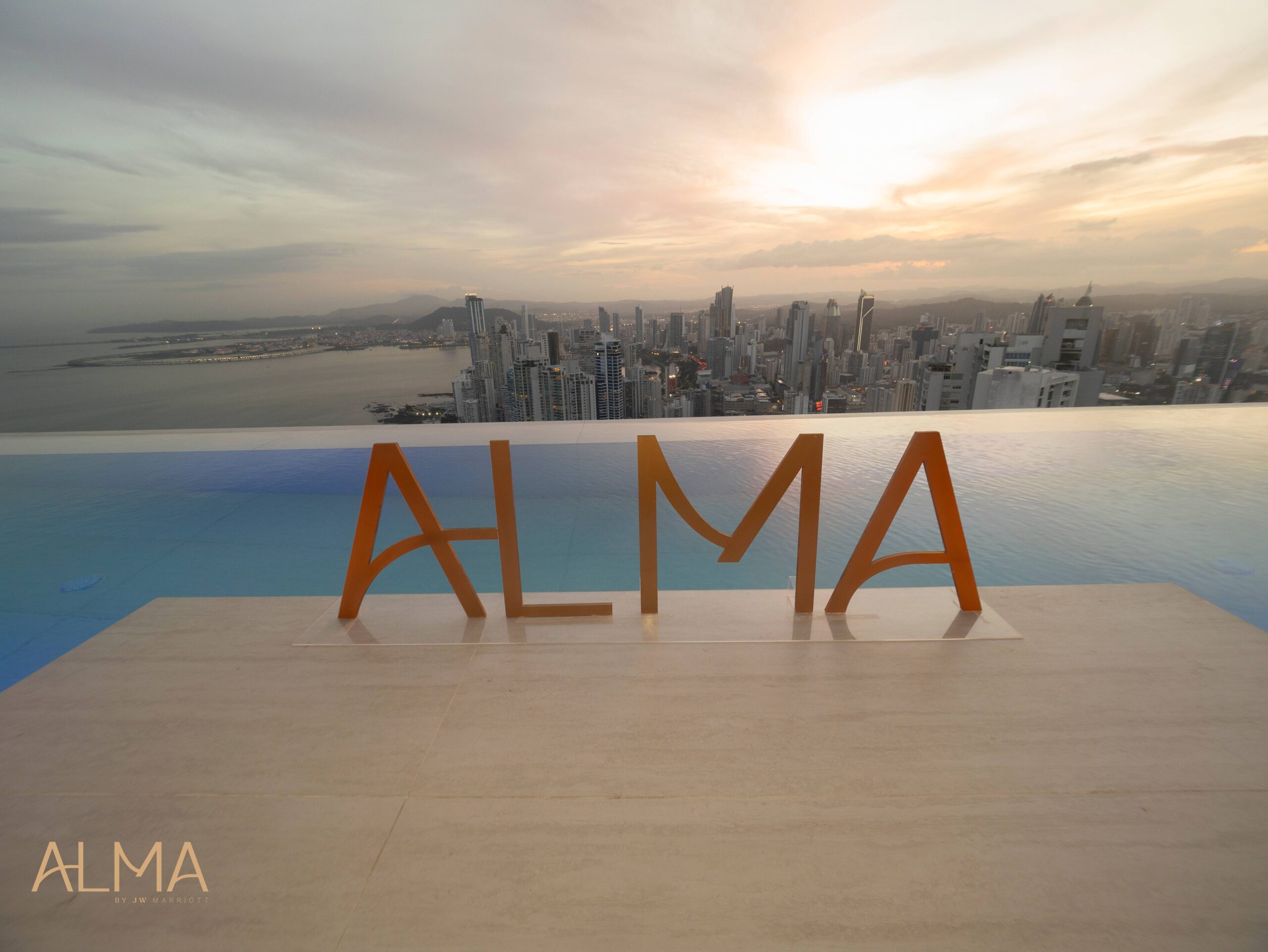 JW Marriott Panama inaugura ALMA, el nuevo sky bar más exclusivo de la ciudad