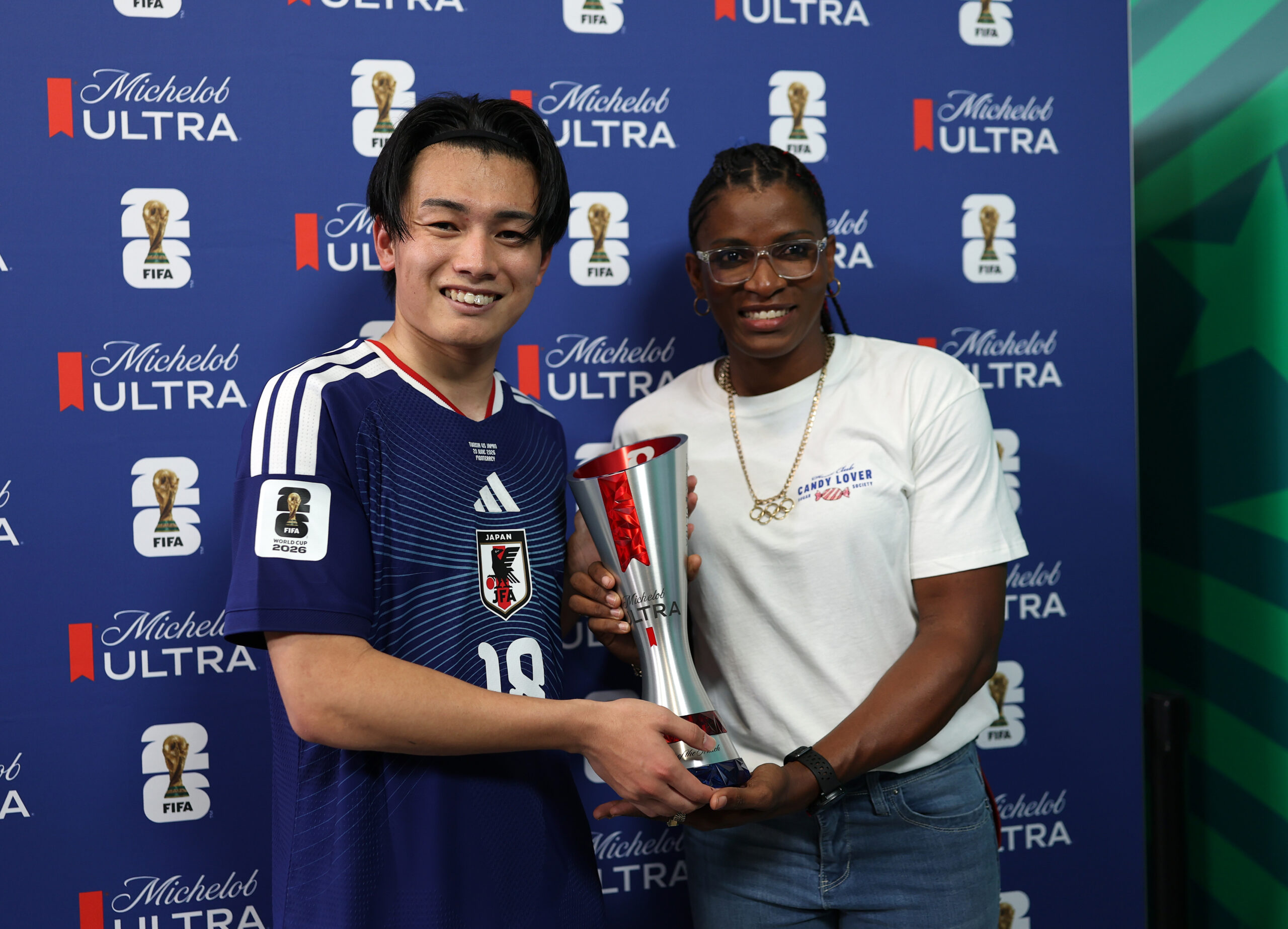 Michelob Ultra lleva el orgullo panameño al partido 1,000 de la FIFA con Atheyna Bylon