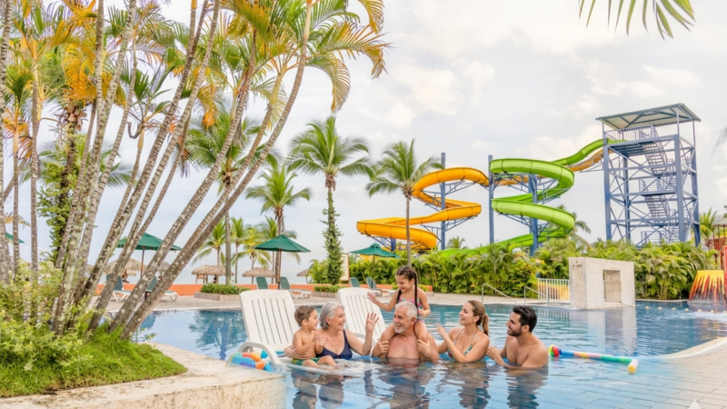 El crecimiento del turismo multigeneracional: vacaciones para abuelos, padres e hijos y su impacto positivo en el bienestar emocional