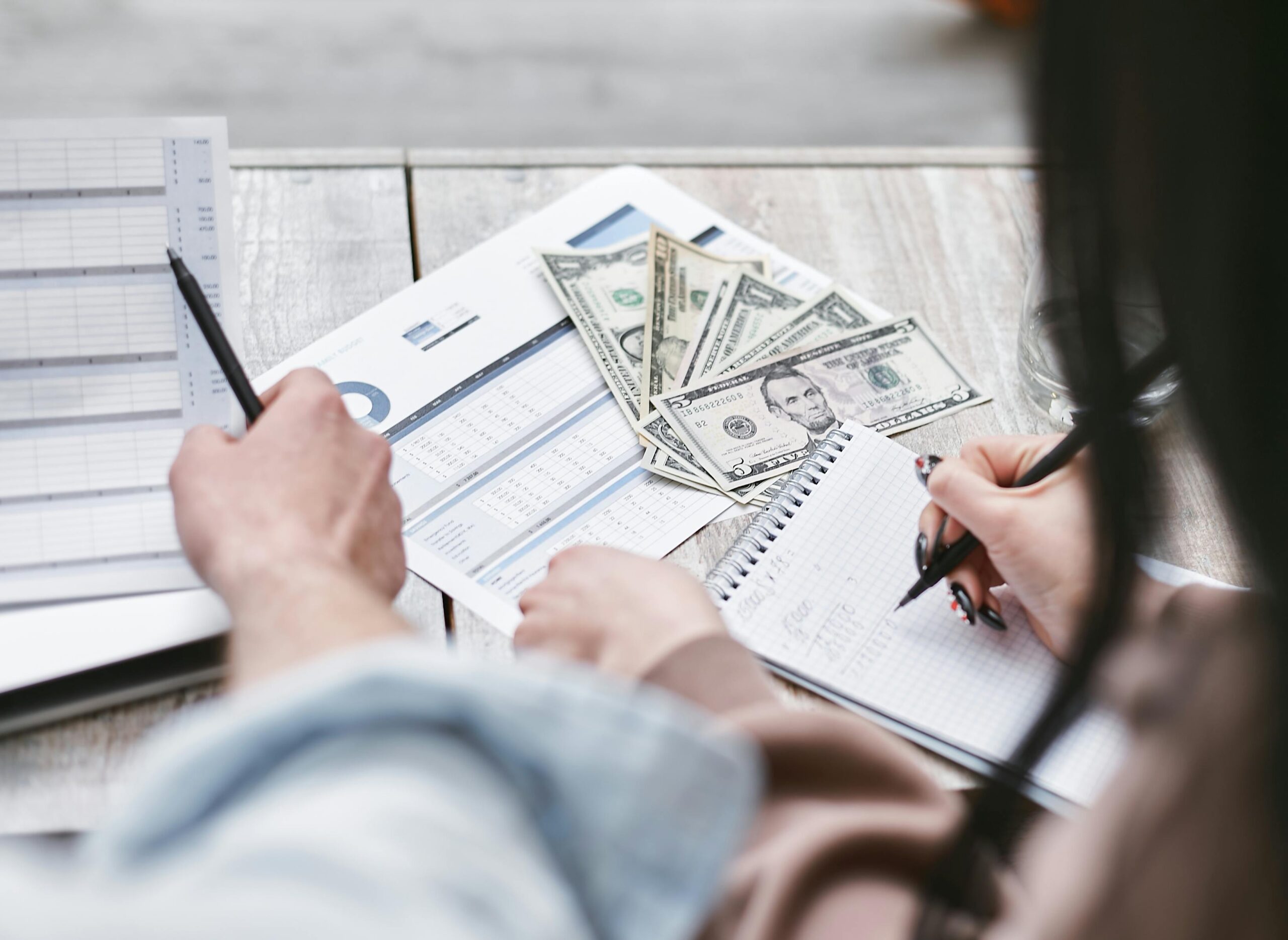 Aspiración salarial promedio disminuye: Panamá presenta una caída de 3.33%